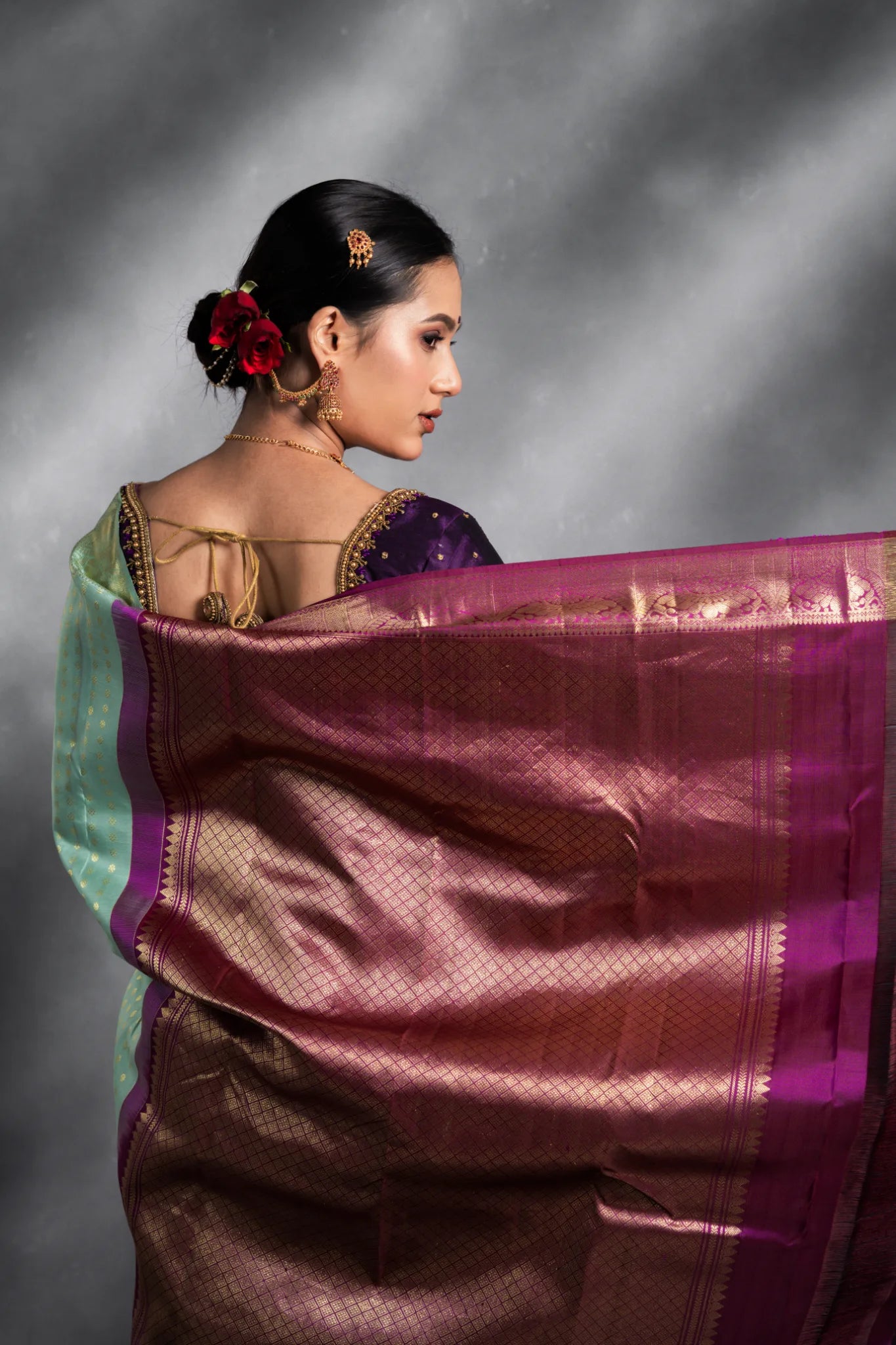 Shrivvi Apple Green Silk Saree With Golden Butta & Golden Pallu