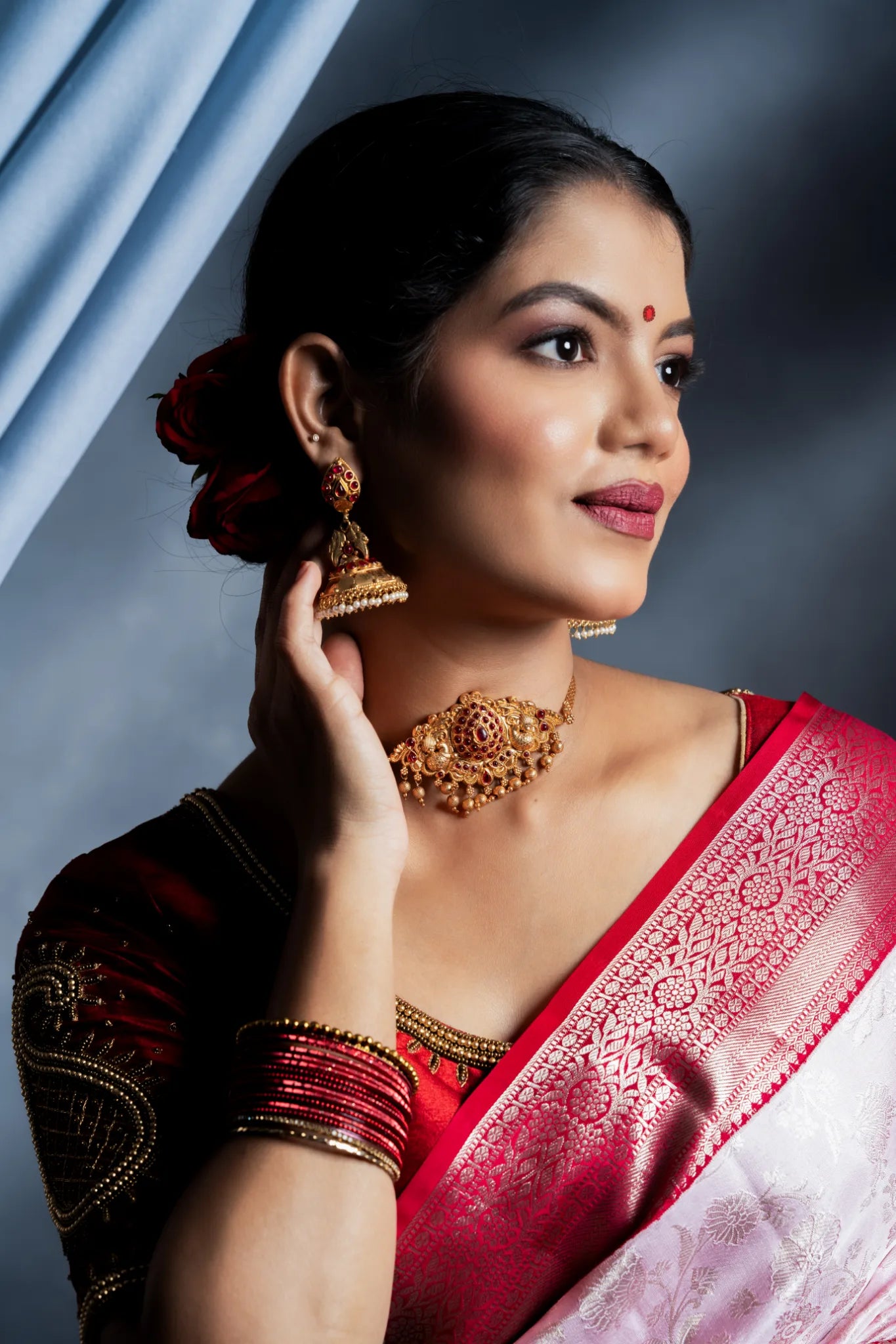 Shrivvi Baby Pink Silk Saree With Red Border, Floral Design & Red Pallu