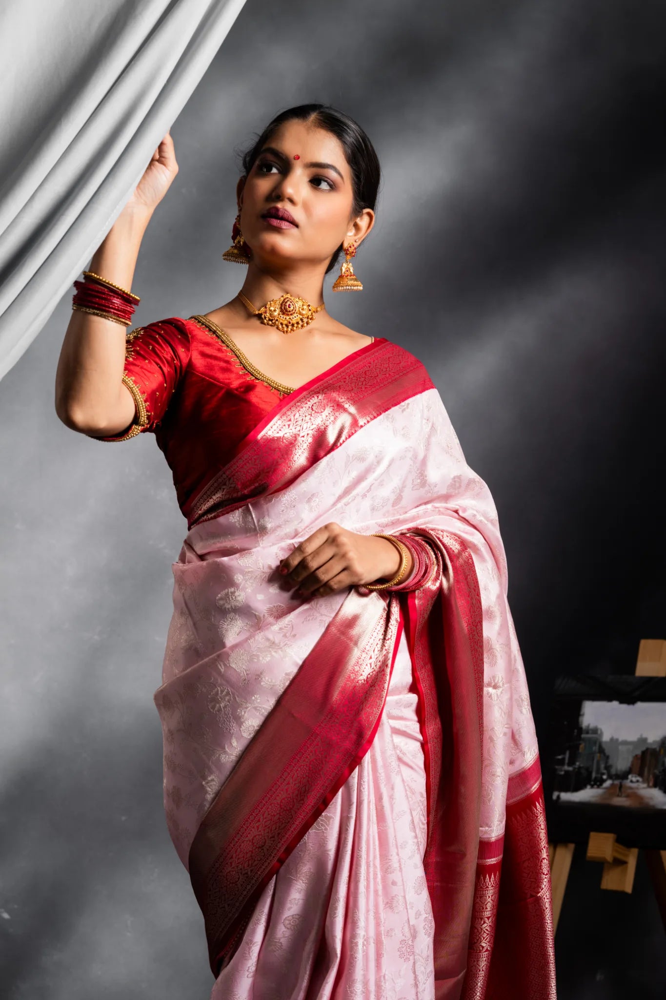 Shrivvi Baby Pink Silk Saree With Red Border, Floral Design & Red Pallu