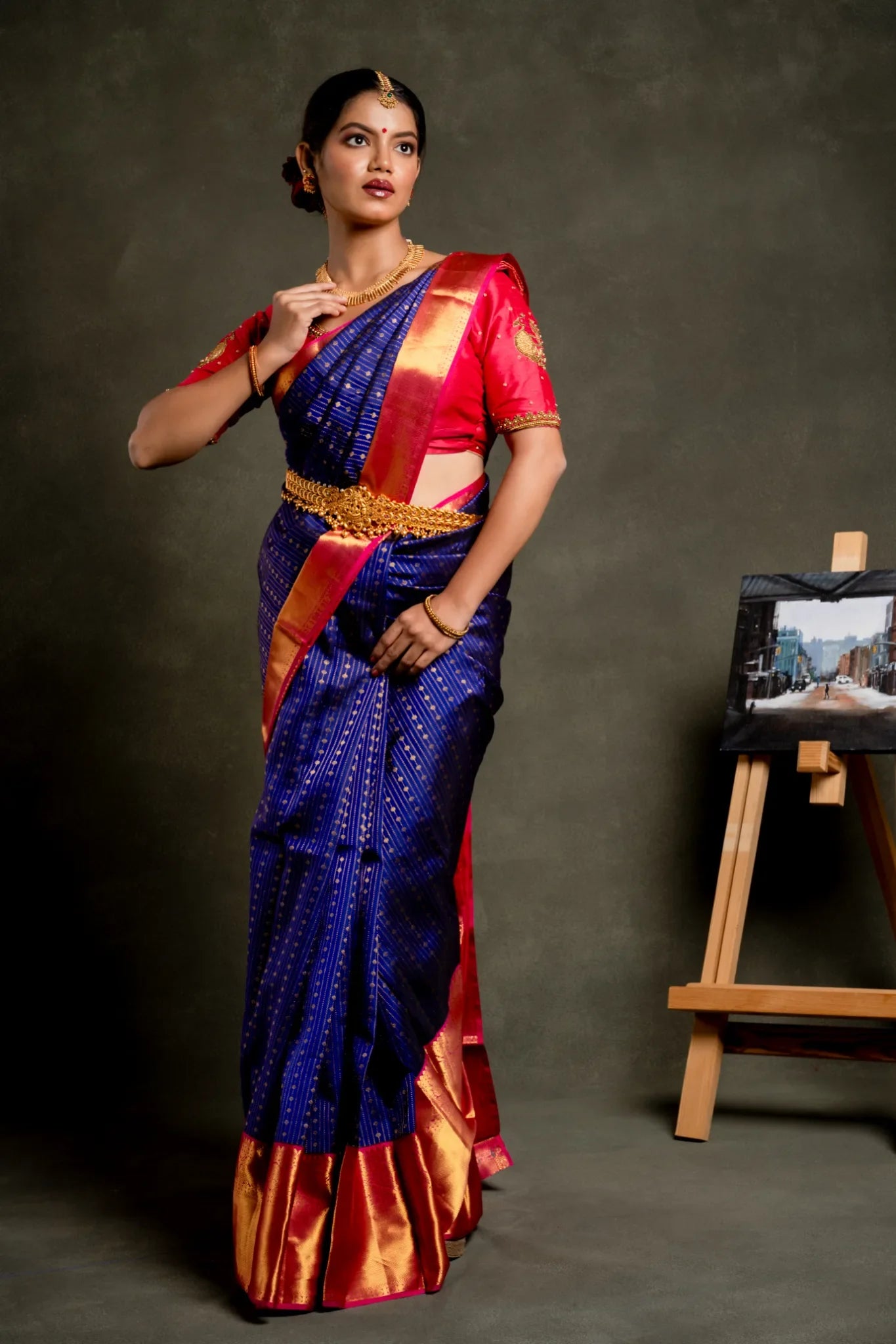 shrivvi-dark-blue-silk-saree-with-golden-butta,-vertical-zari-&-red-pallu