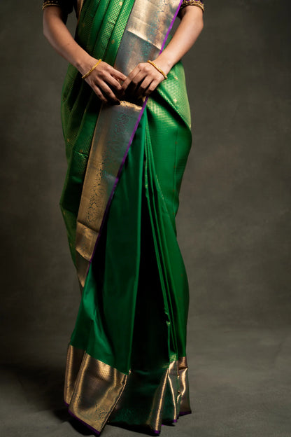 Shrivvi Green Silk Saree With Golden Butta, Vertical Golden Zari & Golden Pallu