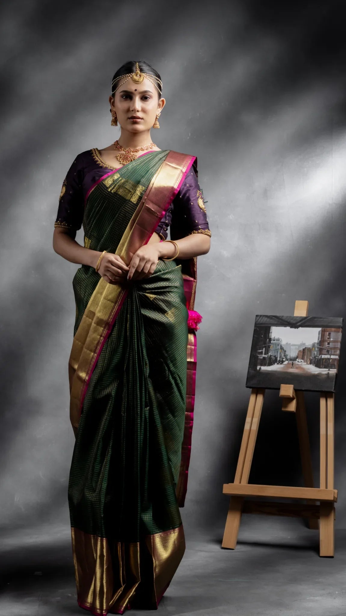 shrivvi-green-silk-saree-with-square-golden-zari-design,-pink-border-&-dark-pink-pallu